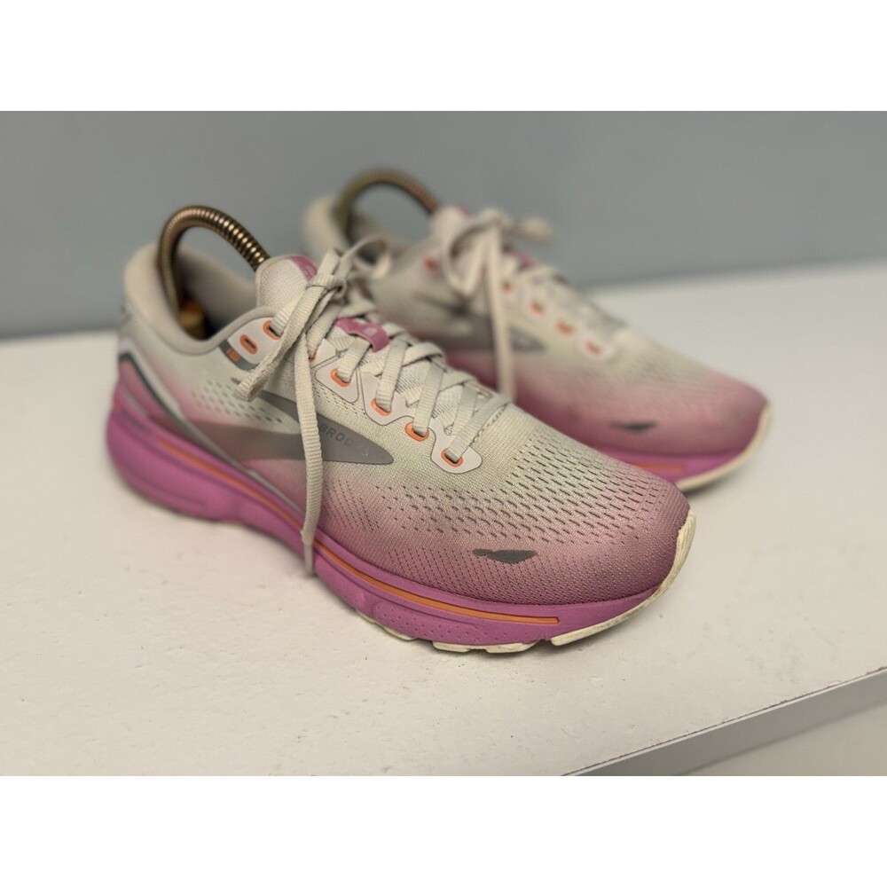 Brooks Ghost 15 Running Shoes Womens Size 9 M Pink White Ombre Athletic